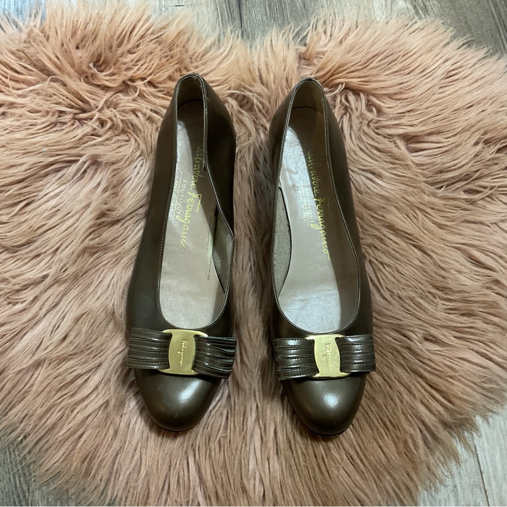 Salvatore Ferragamo Green Heels Size 6 VTG - Picture 2 of 11